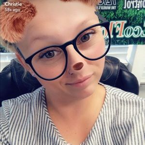 Meet your Posher, Christie